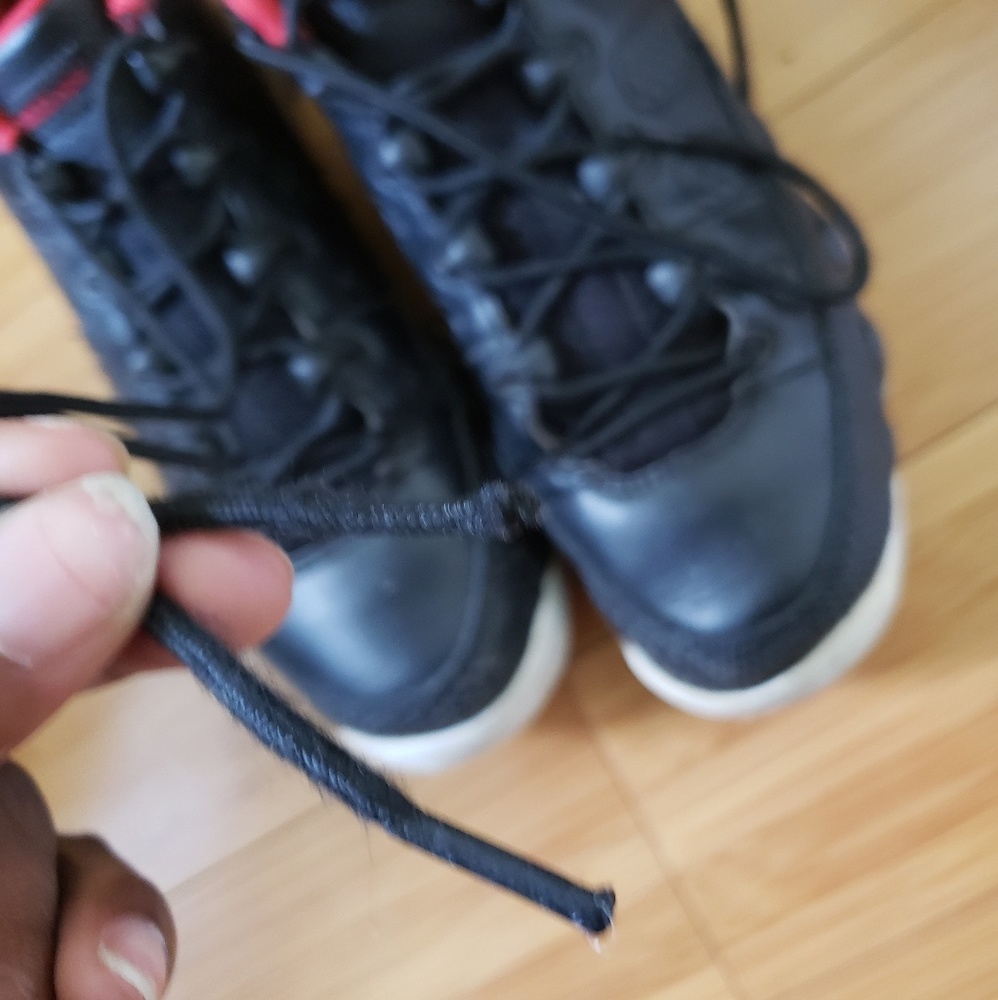 Black Red White Preowned Jordans - Picture 2 of 8